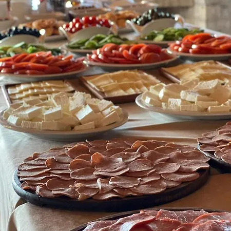 Shpija E Gjyshit 3* Canaj