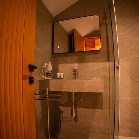 Shpija E Gjyshit Hotel Canaj