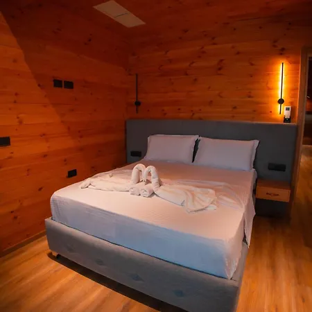 Shpija E Gjyshit 3* Canaj