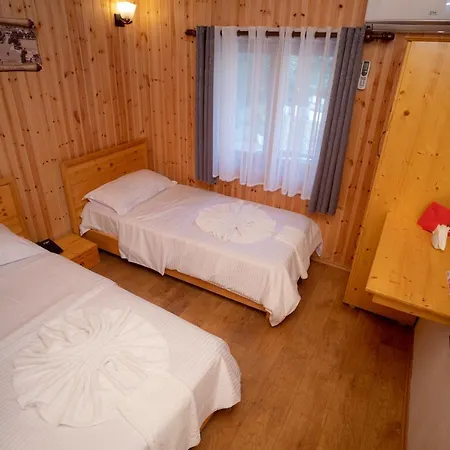 Otel Shpija E Gjyshit