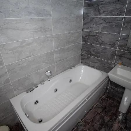 Shpija E Gjyshit Canaj