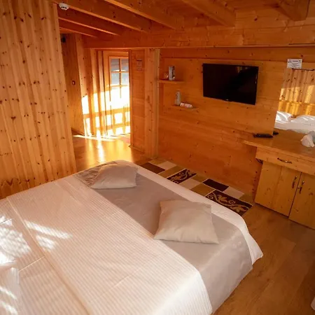 Hotel Shpija E Gjyshit 3*