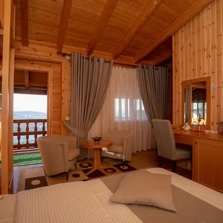 Hotel Shpija E Gjyshit Canaj