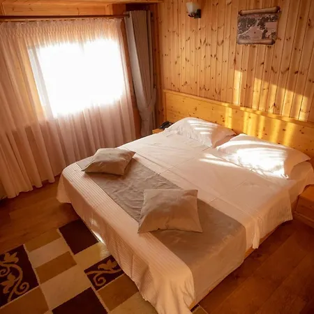 Shpija E Gjyshit 3* Canaj