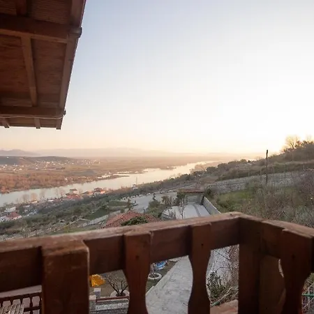 Hotel Shpija E Gjyshit Canaj