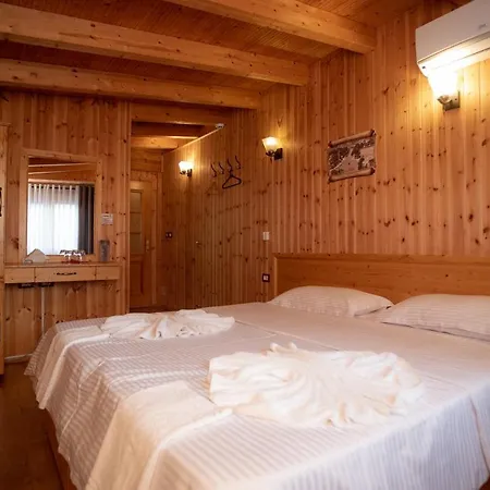 Hotel Shpija E Gjyshit 3*