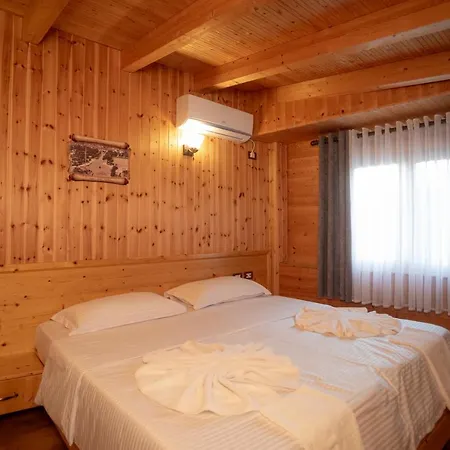 Shpija E Gjyshit Hotel 3*