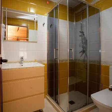 Otel Shpija E Gjyshit