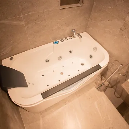 Shpija E Gjyshit Hotel 3*