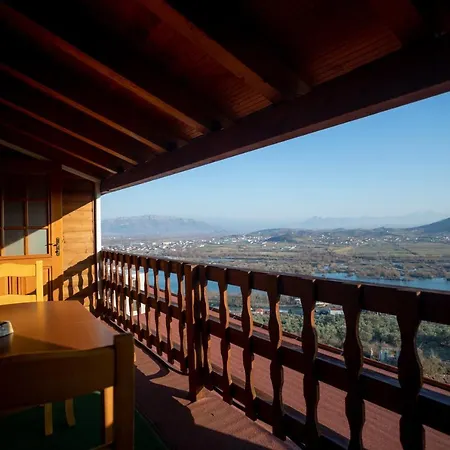 Szálloda Shpija E Gjyshit 3*