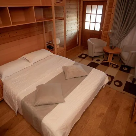 Shpija E Gjyshit Hotel Canaj
