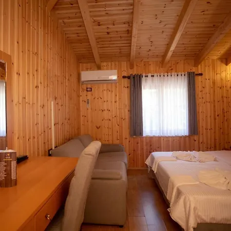 Szálloda Shpija E Gjyshit 3*