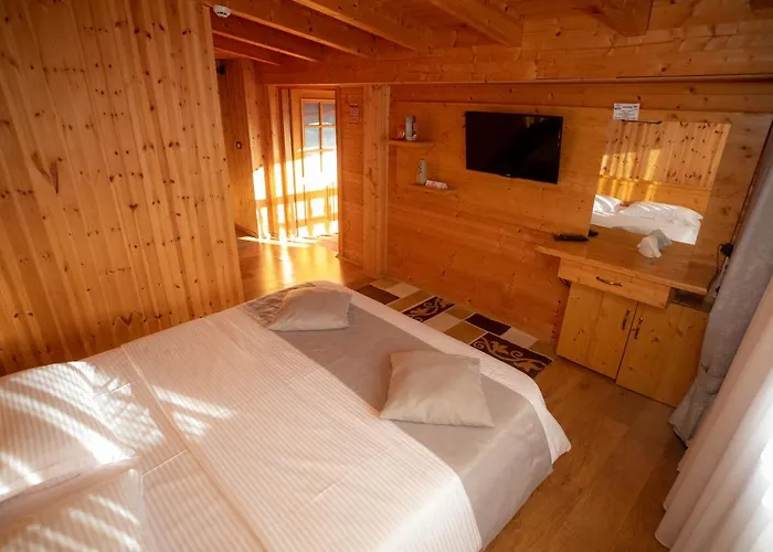 Hotel Shpija E Gjyshit 3*